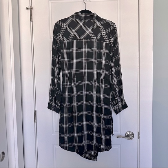 UNTUCKit Black and White Asymmetrical Long Sleeve Dress, Size 10 - Picture 3 of 5